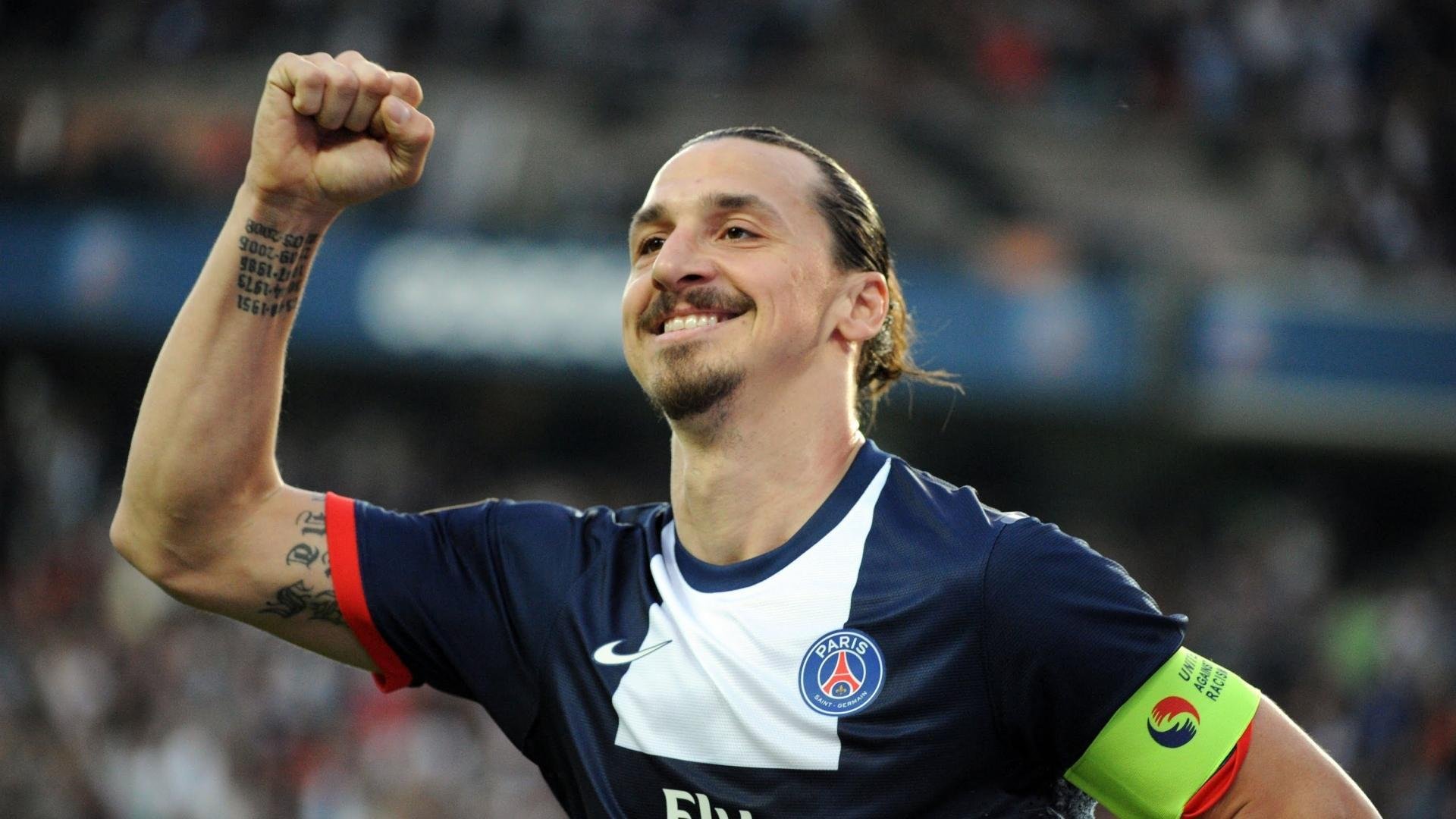 英雄联盟全球总决赛巅峰对决，新王登基还是旧神卫冕？