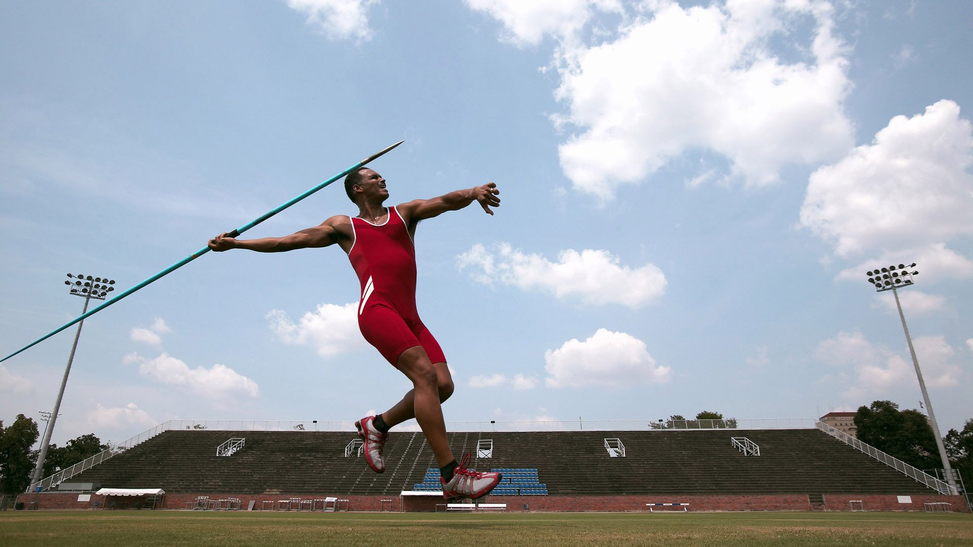 雪橇世界杯激战正酣，德国名将刷新赛道纪录夺冠